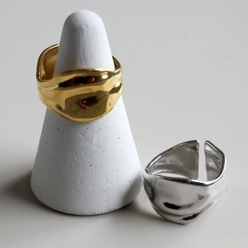 大ぶり ゆがみリング 2色