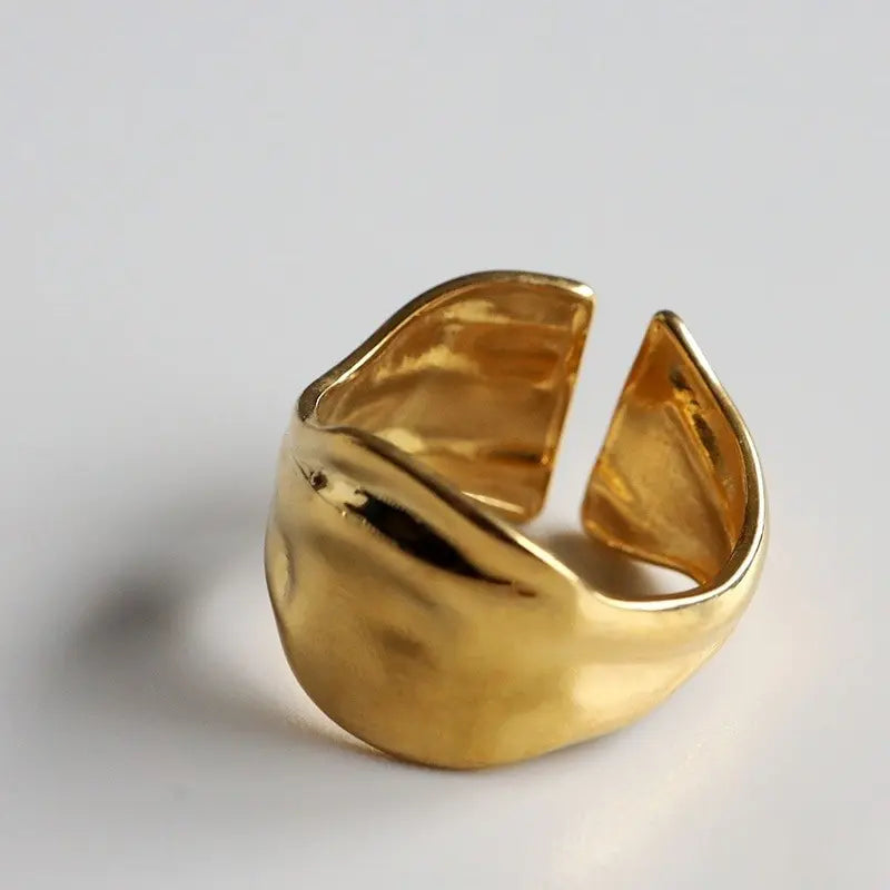 大ぶり ゆがみリング 2色