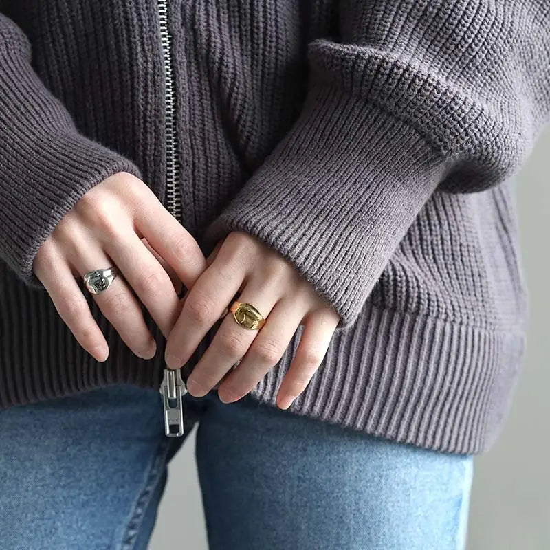 大ぶり ゆがみリング 2色